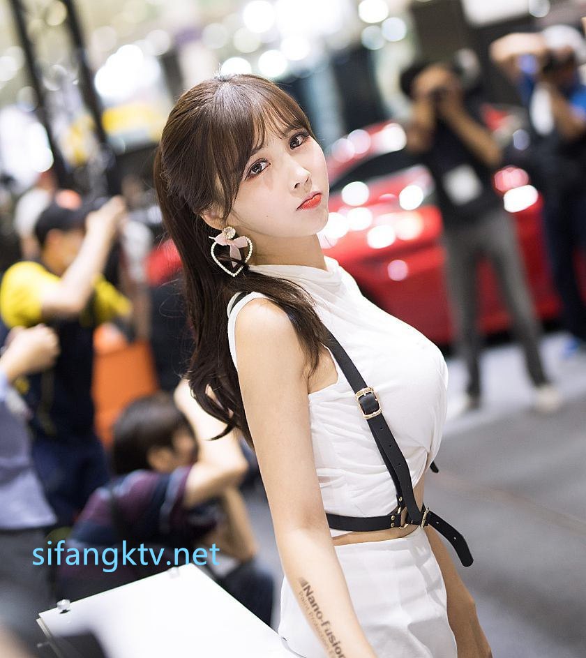 【2023_09_30】My_master_playing_with_my_boobs_I'm_getting_so_horny.m4v